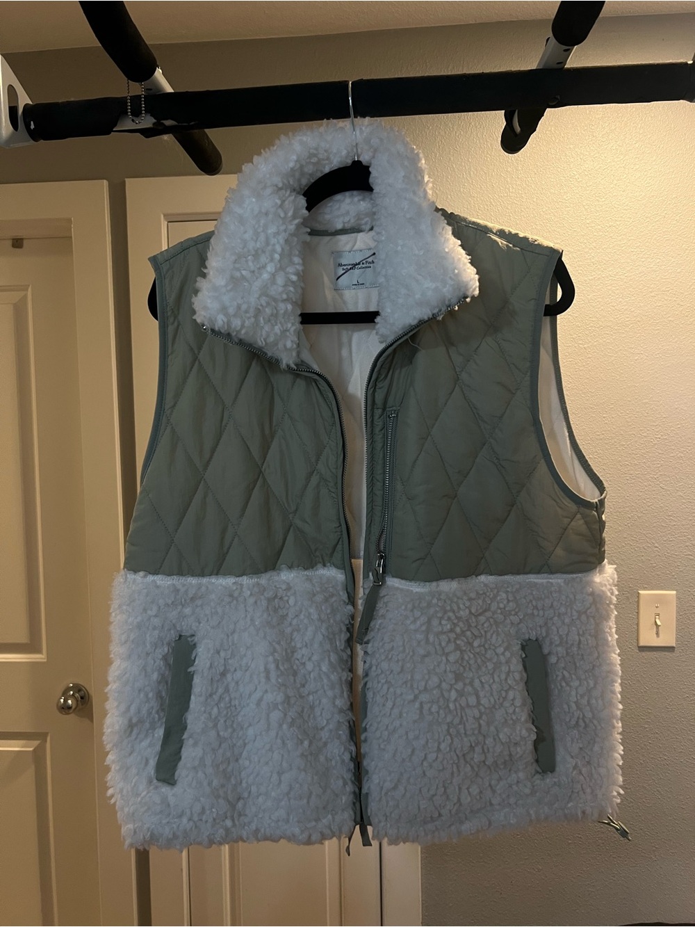 Abercrombie & Fitch Quilted Olive Green and White Sherpa Vest